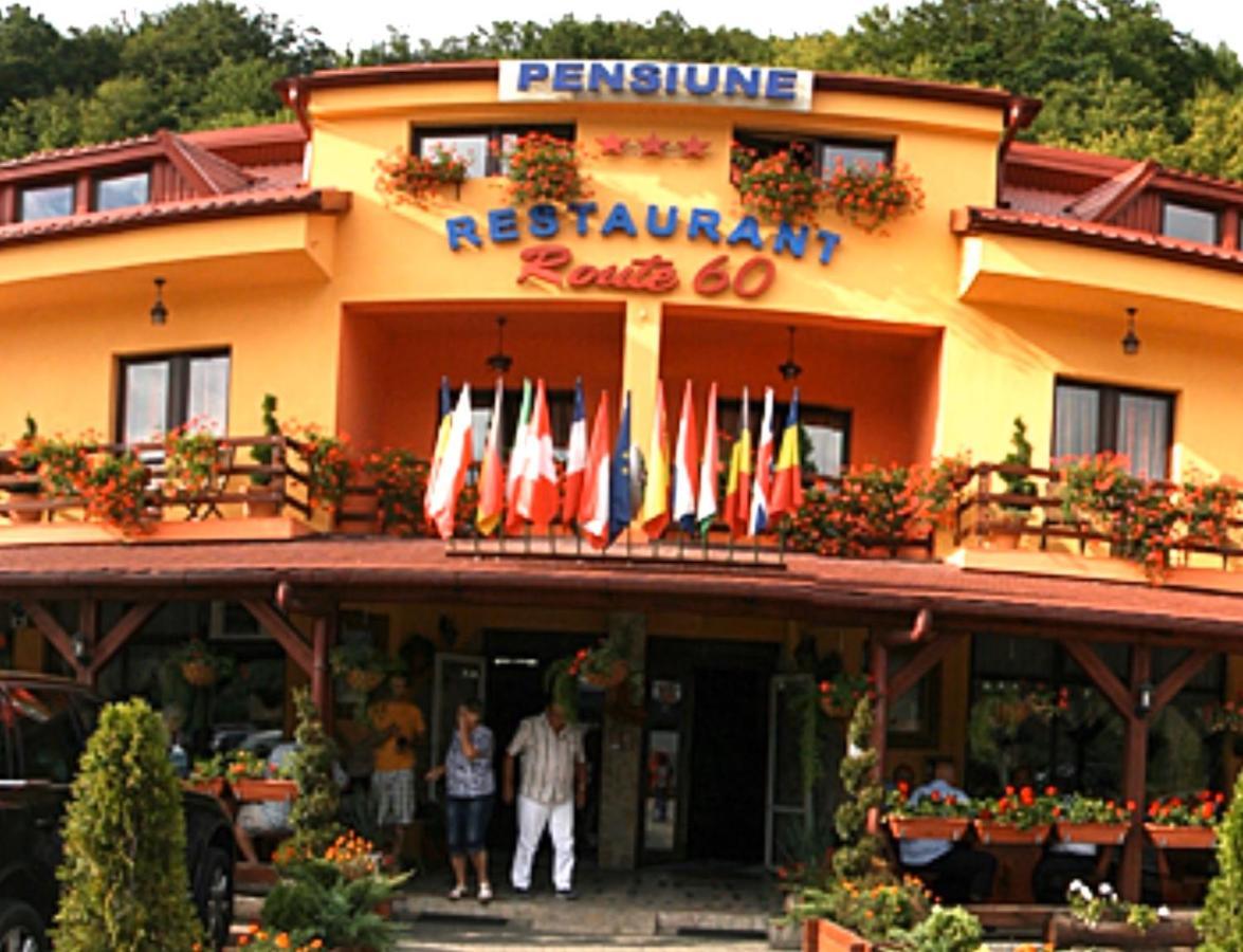Pensiune Restaurant Route60 Ciucea Buitenkant foto